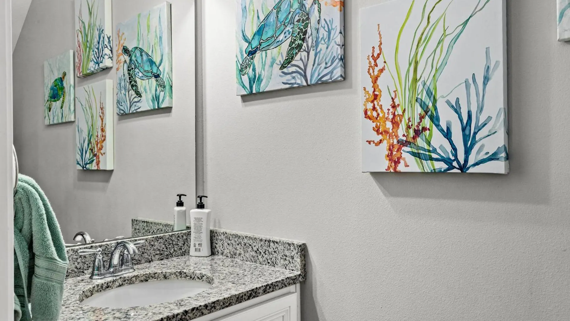 New ⁂Serenity Beach⁂ Lakefront 3Brs Close To Beach بنما سيتي بيتش بيت للعطل